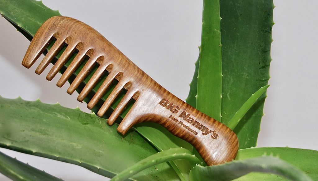 Sandalwood Comb - Image 2